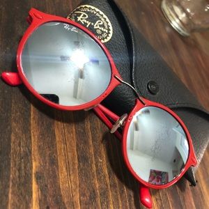 Red Phantos RB4242 Round Sunnies & Case